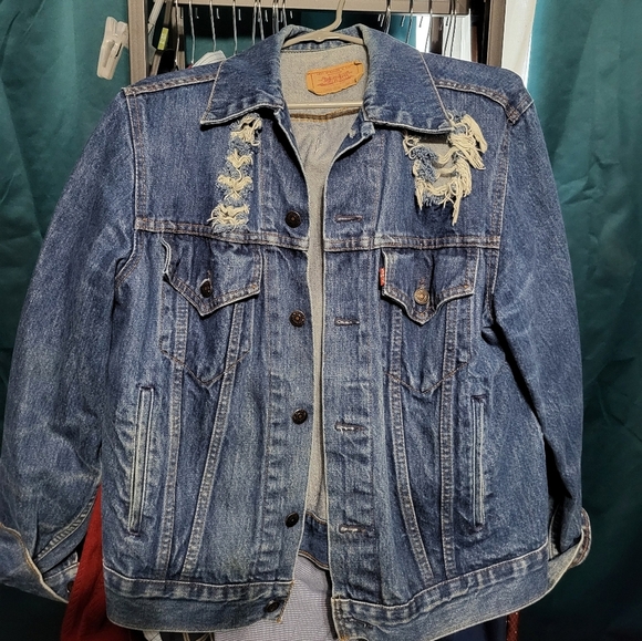 Levi's Blue Denim Jacket with Distressed Accents Vintage 80s - Picture 1 of 11